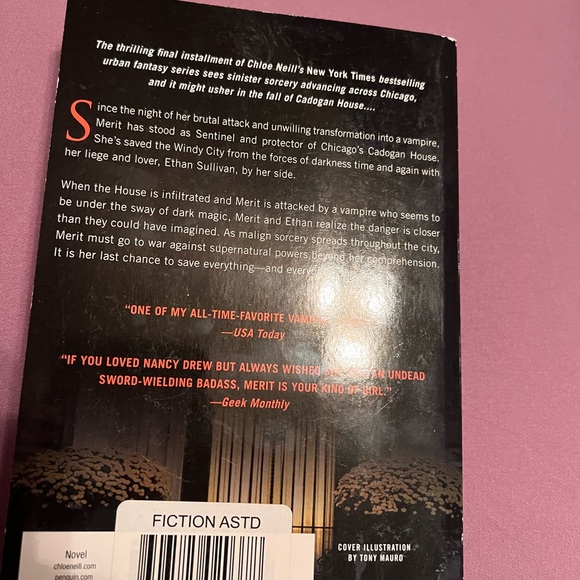 Blade Bound by Chloe Neill - Picture 5 of 5